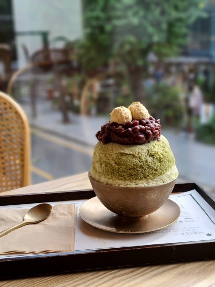  미국인친구에게 선물받은, 미군부대 왕도너츠 맛 & 삼청동<북촌빙수>카페의 녹차빙수 맛