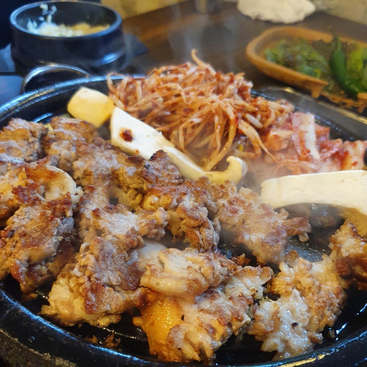 대구 만촌동 맛집 : 삼겹살과 볶음밥이 맛있어서 모임장소로 좋은 원조아삼겹