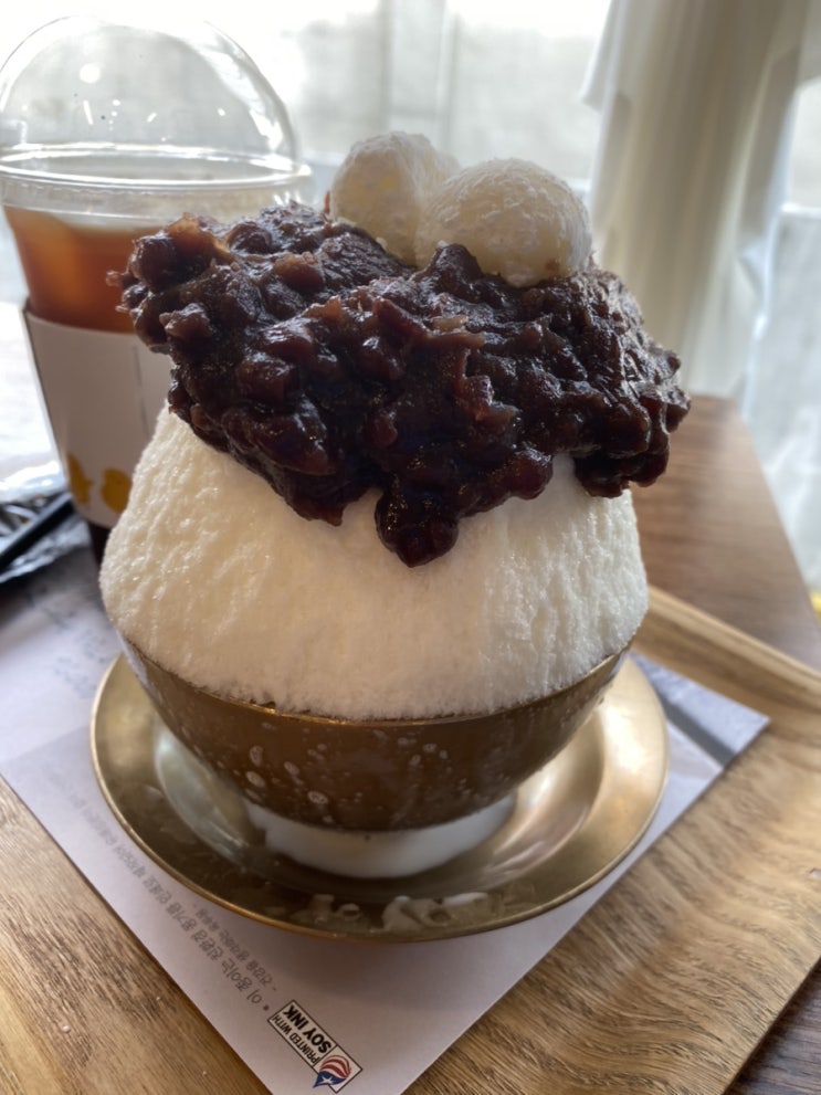  옥루몽 신촌 본점에서 맛있는 팥빙수랑 할인된 커피를