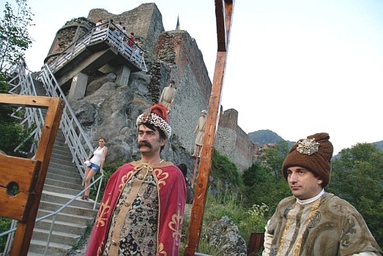 [루마니아 여행] 실제 드라큘라의 흔적이 있는 '포에나리 요새'