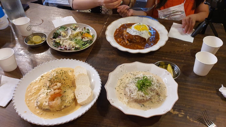  필동 코너스테이크 역시 칭찬받을 만한