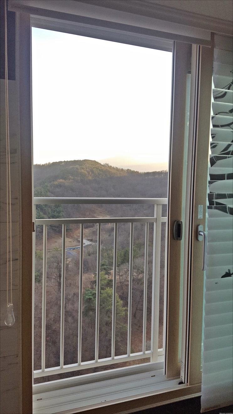 구미방충망 해충만 해결하면 그만? 아니죠~ 미세먼지까지 막아주는 방충망 원하우징에서 알아보세요 구미방충망 해충만 해결하면 그만? 아니죠~ 미세먼지까지 막아주는 방충망 원하우징에서 알아보세요