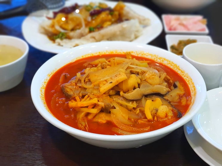  법조단지 맛집 짬뽕 토핑이 난리난 차이나플레인 문정점