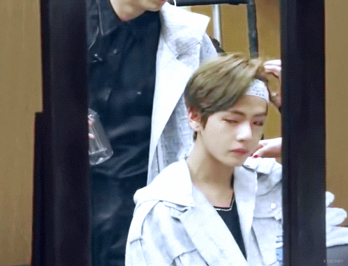 방탄소년단 뷔 진이랑 싸워서 우는거 방탄소년단 뷔 진이랑 싸워서 우는거