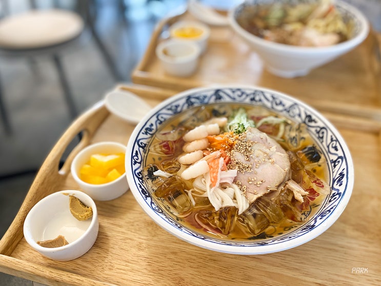  여름, 직장인의 점심 / 신사 가로수길