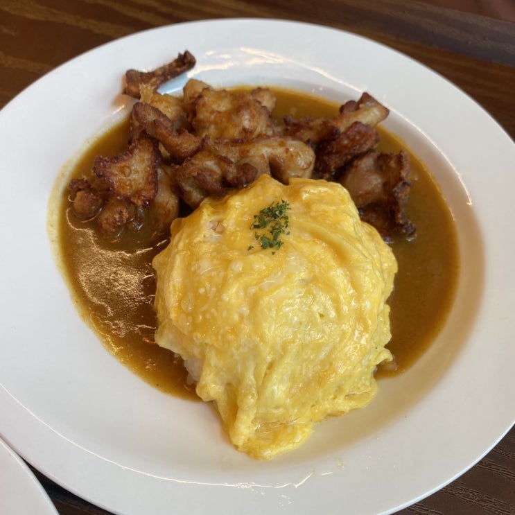  홍대서교동에서 맛보는 일본 신쥬쿠 토모토카레, 가성비는 덤!!!