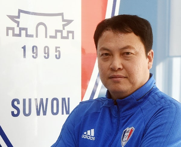 축구선수 이운재 나이 키 학력 결혼 부인 아내 김현주 자녀 딸 아들 코치 감독 골키퍼 고향 ....