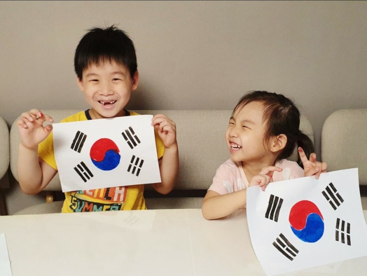  태극기만들기 ㅡ 물감으로 태극기 찍기 ㅣ 우리나라 주제 홈스쿨링