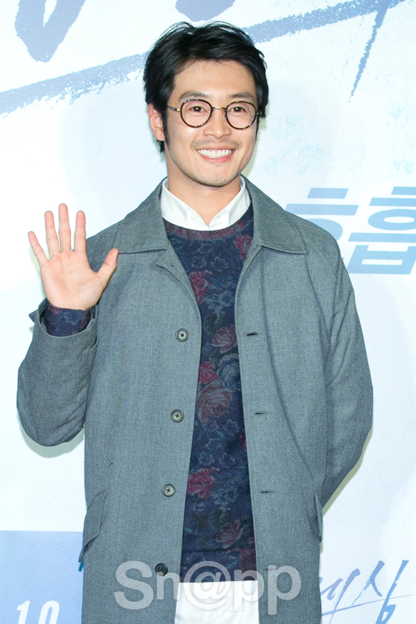  이켠 근황 나이 커피 복귀 유피 가수 배우 UP 본명 드라마 영화 광고 방송 출연작 키 학력 몸무게 데뷔 가족관계