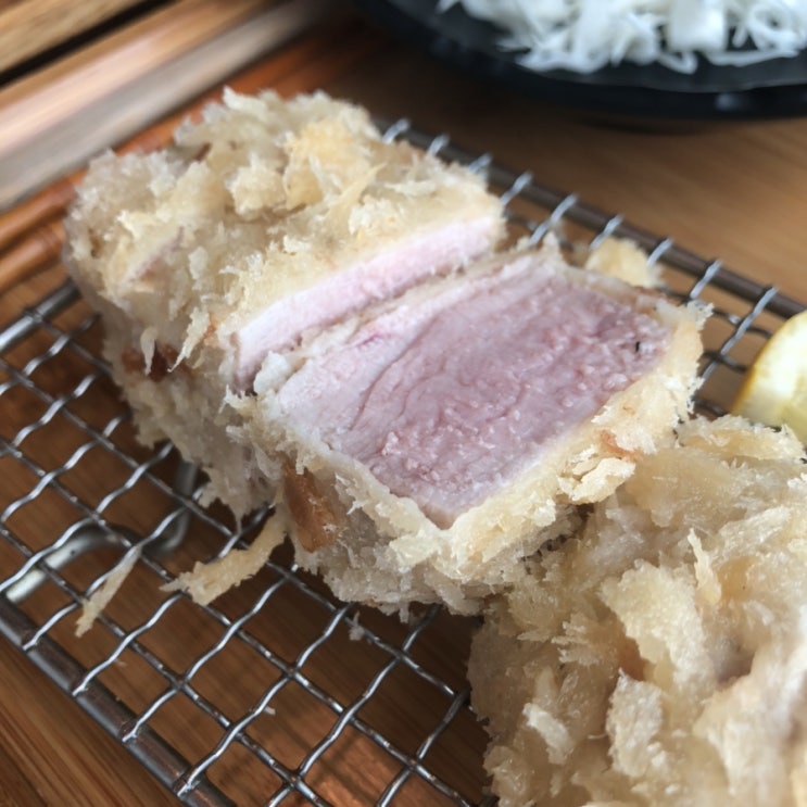  제주 흑돼지 안심으로 만든 인생 돈가스 맛집 ‘후카후카’
