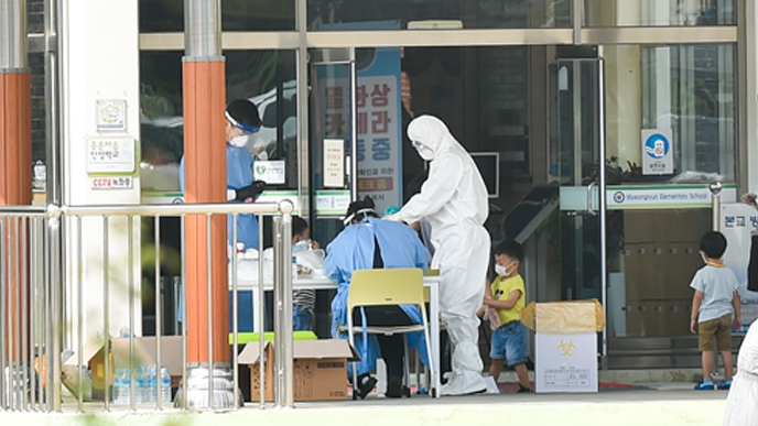 코로나19 전국 대유행 3단계 격상 못하나? 코로나19 전국 대유행 3단계 격상 못하나?