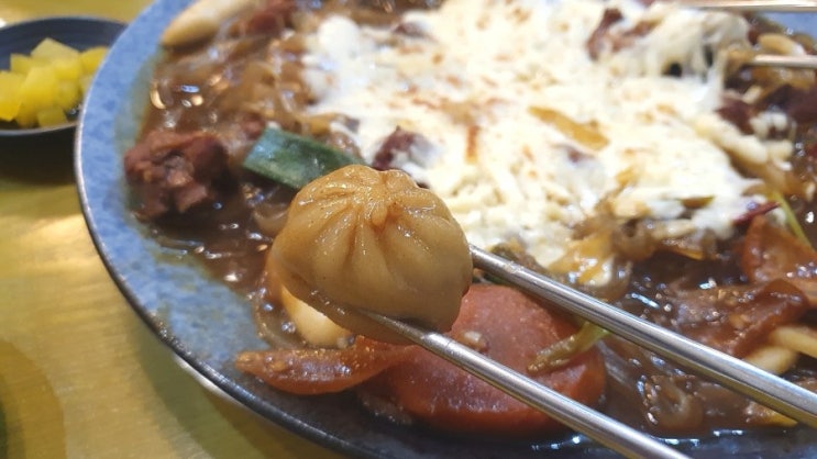  이화안동찜닭 - 달큰한 카레 찜닭 매력적