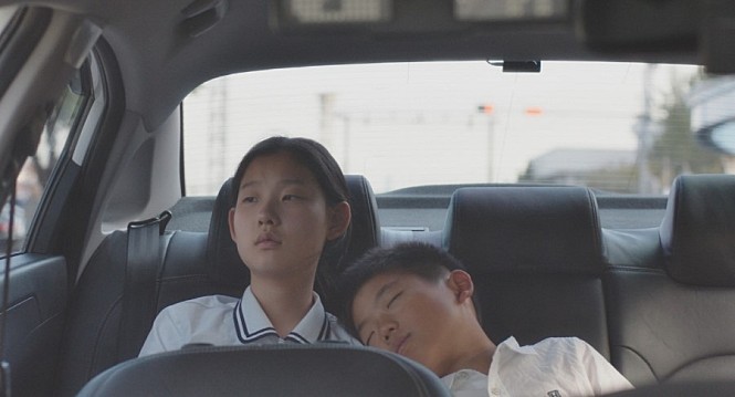 영화 남매의 여름밤 일상 속 느껴지는 행복 영화 남매의 여름밤 일상 속 느껴지는 행복