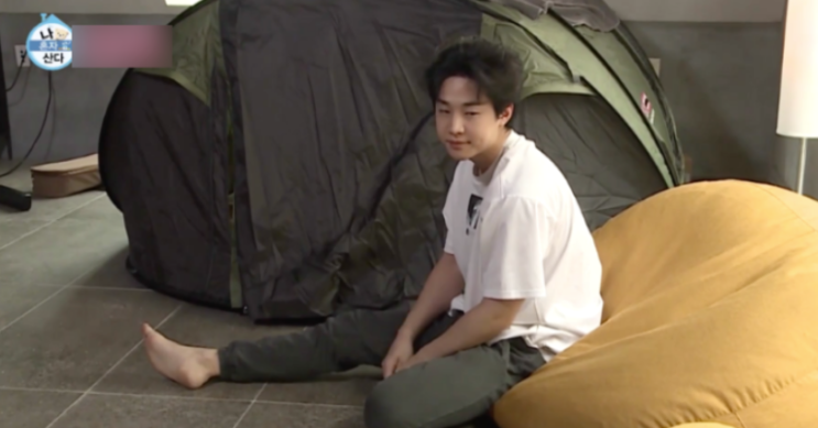  나혼자산다 이사한 헨리 집, 나이, 텐트, 운동기구, 전동휠, 펜듈럼 페인팅