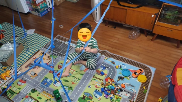  [집콕놀이] 종이 테이프로 거미줄을 만들어요