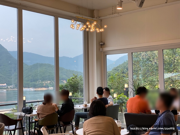  충주호 카페 , 식스타임즈