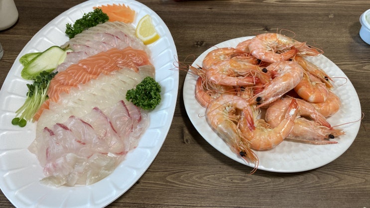 8월30일 모듬회&대하인척하는 새우 먹방 8월30일 모듬회&대하인척하는 새우 먹방