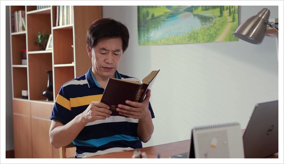  누가 음성을 발하고 있을까요? 요한복음 10장 27절 하나님의 음성을 들어 보세요!