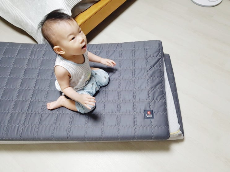  아기 수면용으로 좋은 더블샵 3단 메모리폼(접이식 토퍼)