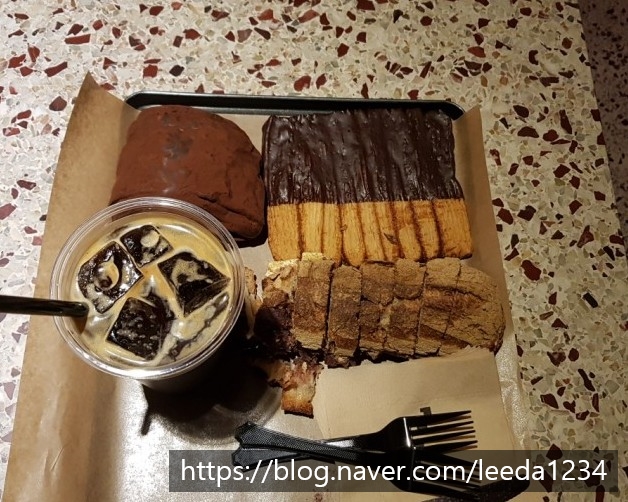  [플라워베이커리] 딸기생크림바게트 맛있는곳(커피,빵 가격)_내돈내산