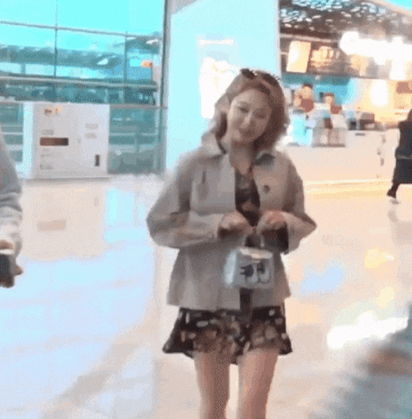 소녀시대 효연이고 이건 협찬이야 너무 이쁘지? 소녀시대 효연이고 이건 협찬이야 너무 이쁘지?