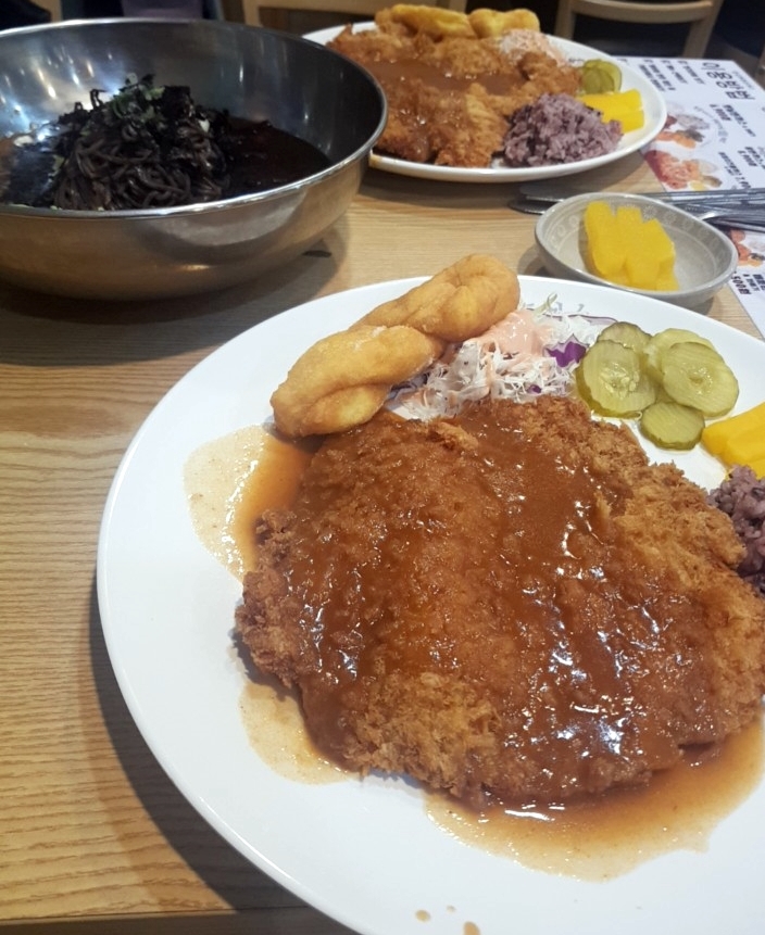 엄청나게 양이 많은 화곡 금화 왕돈까스 후기