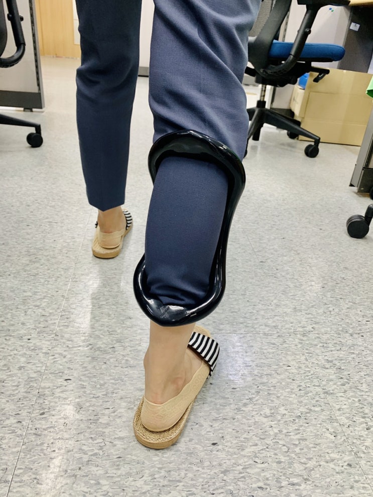  수영장휴장, 아사나링으로 다리알푸는법
