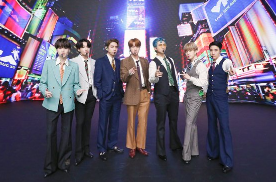  BTS '다이너마이트' 한국 가수 최초 싱글 차트 1위