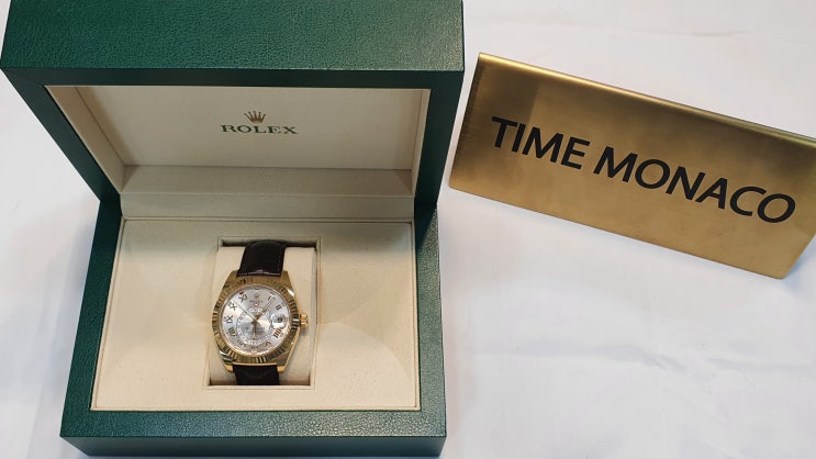  로렉스(ROLEX) Sky-Dweller 스카이드웰러 금통 가죽 스트랩 브레슬릿 (옐로우골드 42mm) 326138 REIVEW