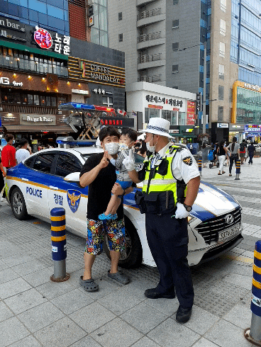  가을바람에 놀러가고 싶지만, 참아야하는 시점 입니다.