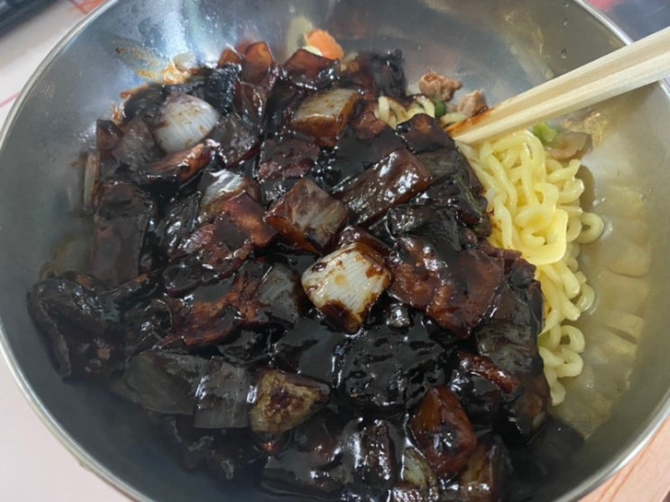 간짜장라면(짜파게티,양파,고기)만들기