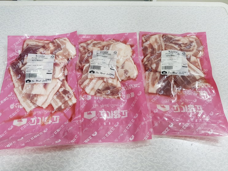  고기창고의 한입 복고 삼겹살