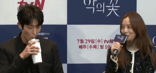 학생 때 왕의남자 봤다는 문채원 말에 이준기 반응