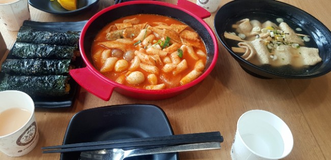 영등포시장역 아크로타워 인정국물 떡볶이 점심 후기