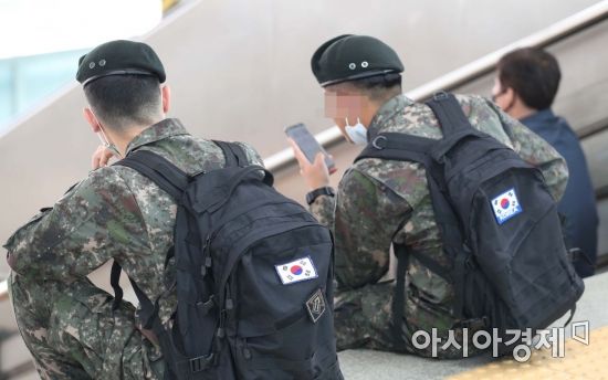 병사들은 성추행 간부들은 성폭행..이어지는 군대내 사건사고 병사들은 성추행 간부들은 성폭행..이어지는 군대내 사건사고