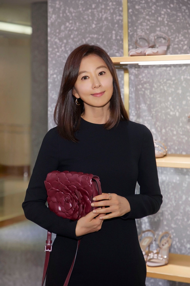 김희애, 아우라에 아우라를 더했다 김희애, 아우라에 아우라를 더했다