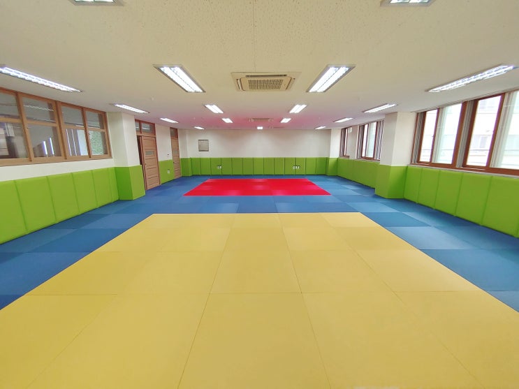  경기도 화성 오산 왕배초등학교 소규모실내체육시설 다함께꿈터 - 다오코리아 안전 바닥매트 설치