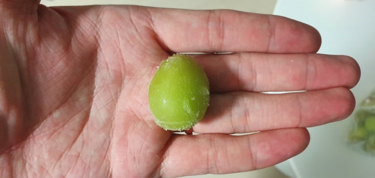  샤인머스켓 얼리기, 더 맛있냐구요?