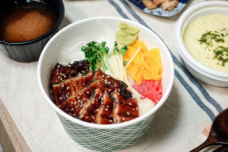  천호동 덮밥상회 안주맛집에서 대창덮밥, 장어덮밥 시켜먹었어요. 너무맛있어!!