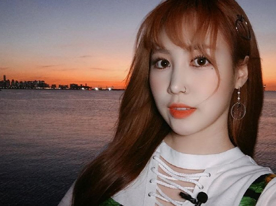  박지민 (제이미) 나이 키 학력 고향 몸무게 혈액형 가족관계 본명 종교 데뷔 소속사 국적 영어 엄마 아빠 인스타 영어