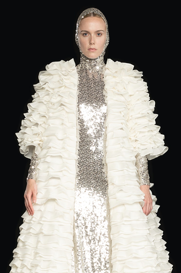  웨딩촬영드레스 오뜨꾸뛰르 드레스에서 힌트얻기-VALENTINO