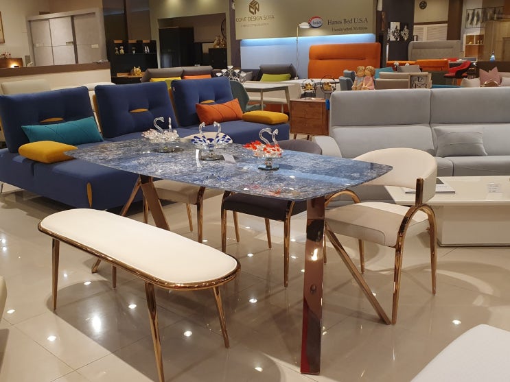 #로즈골드세라믹식탁 2가지 사이즈 추천