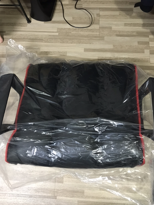 가성비 갑 게이밍의자 의자명가 타이탄1 일반좌판 사각팔걸이 의자 구매 후기:)