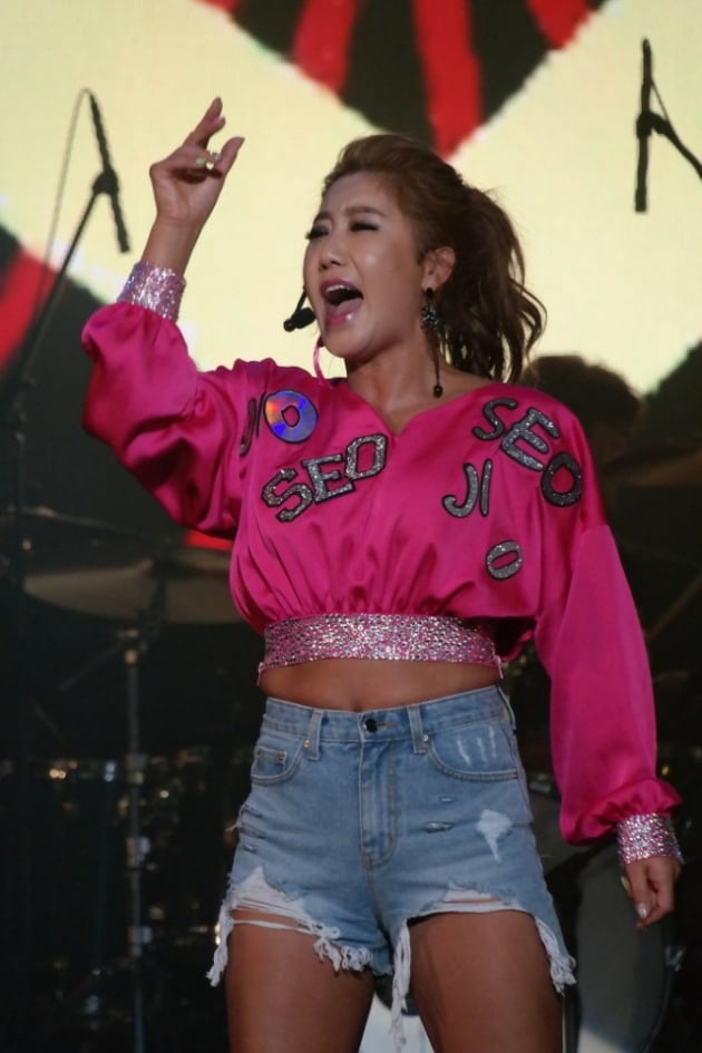 서지오 나이 가수 전남편 직업 결혼 이혼 사유 노래 본명 김희재 친이모 조카 키 학력 고향 몸무게 가족관계 종교 소속사 자녀 아들 인스타 프로필 서지오 나이 가수 전남편 직업 결혼 이혼 사유 노래 본명 김희재 친이모 조카 키 학력 고향 몸무게 가족관계 종교 소속사 자녀 아들 인스타 프로필