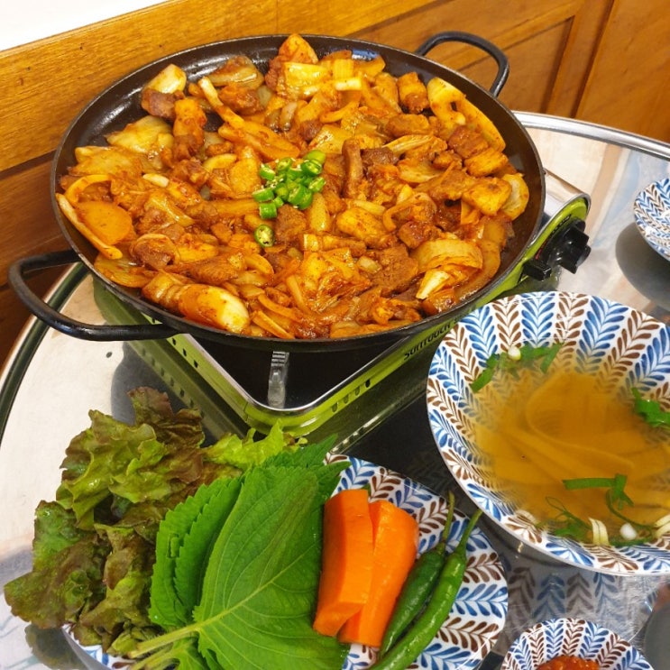  (당진/우두동) 엄마가 해주는 그 맛 정통집에서 돼지김치구이 한 판!