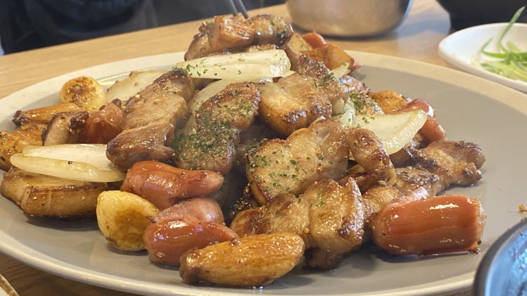 목원대맛집 점심식사 삼겹살로 스타트 목원대맛집 점심식사 삼겹살로 스타트
