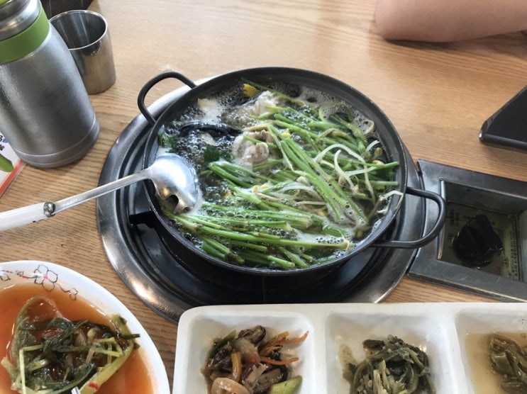  드디어...운정까페거리 더셰프 에서 복국 먹었습니다.
