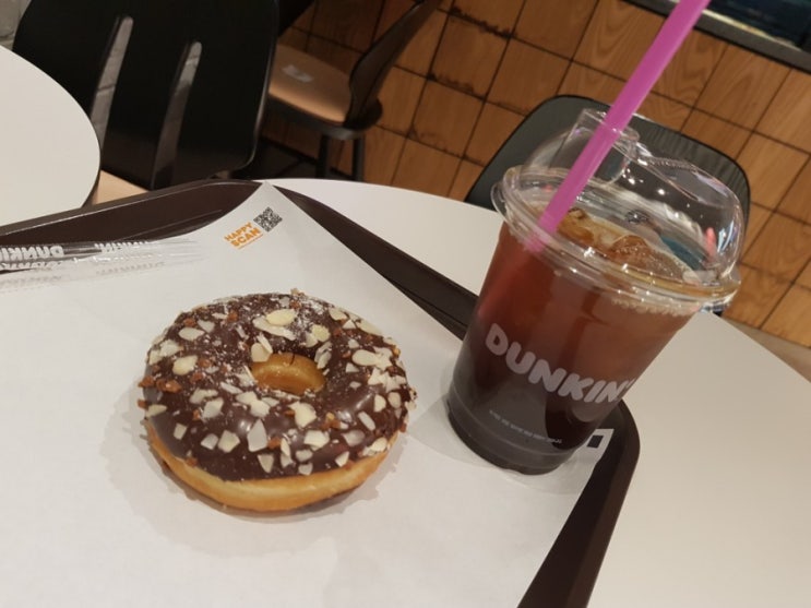  [던킨 신상] 이달의 도넛 아몬드초코크런치/ 프로틴베이글 원플원 1+1 신제품 맛보세요~