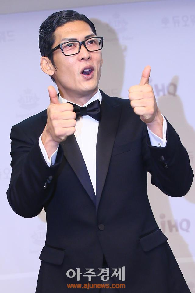  god 박준형 나이 부인 아내 와이프 직업 김유진 결혼 키 학력 고향 국적 발사이즈 몸무게 혈액형 종교 소속사 데뷔 가족관계 인스타 자녀 딸 자동차 차