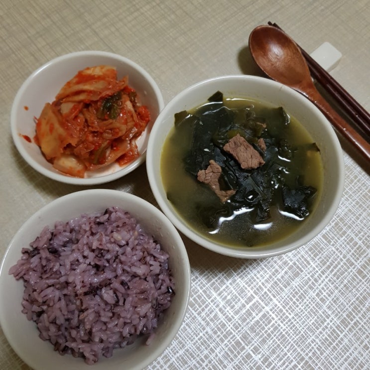  엄마가 알려주신 우리집 스타일 '소고기 미역국'
